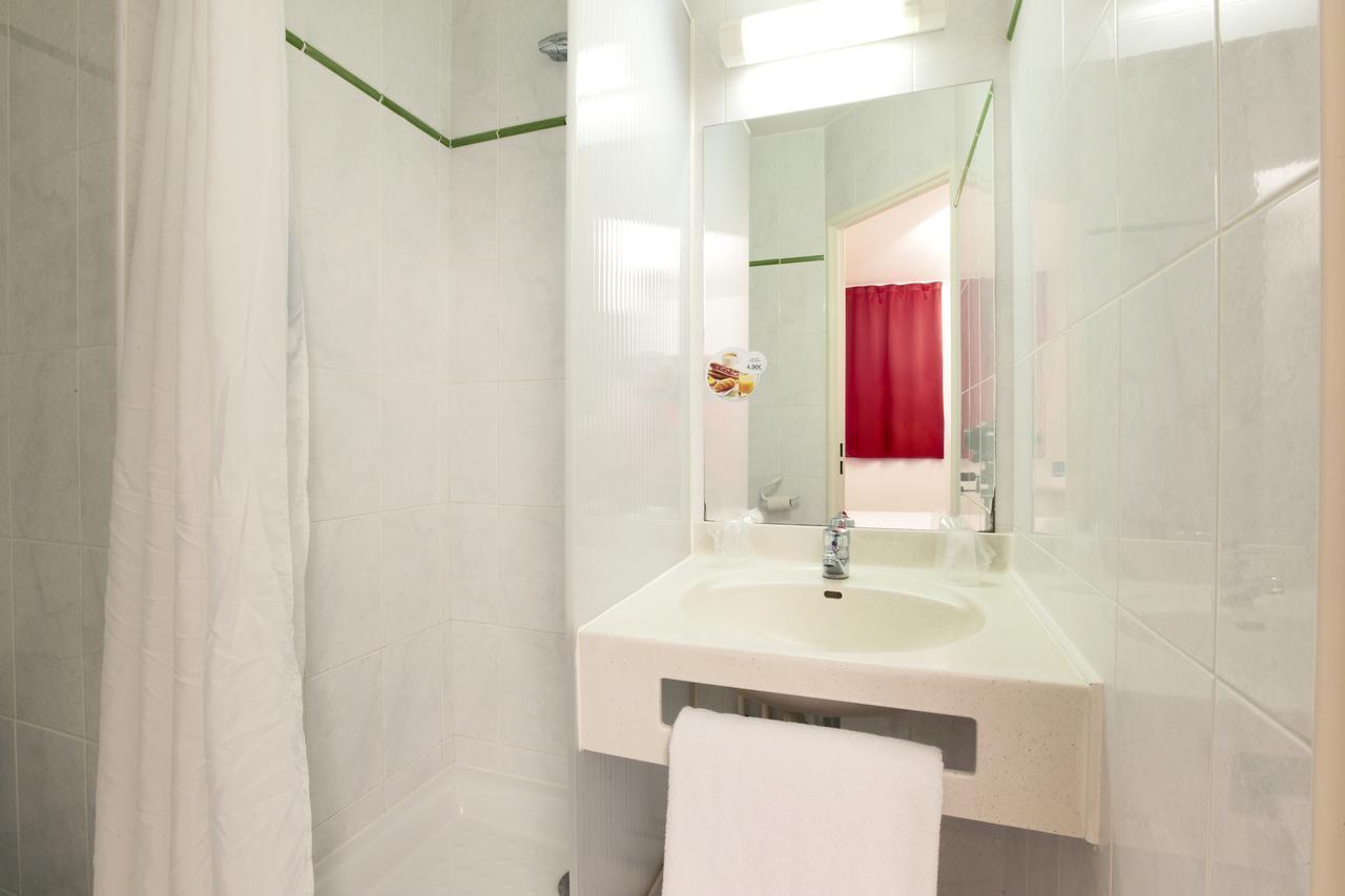 Hotel Premiere Classe Bordeaux Nord - Lac Habitación foto